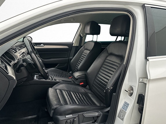 Volkswagen Passat 10 of 30