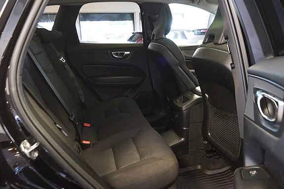 Volvo XC60 17 of 17
