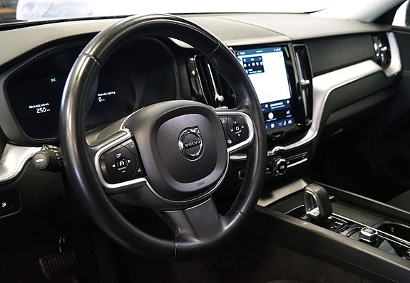 Volvo XC60 7 of 17