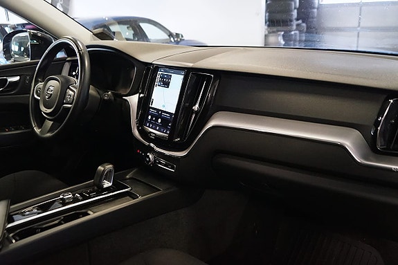 Volvo XC60 14 of 17