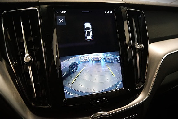 Volvo XC60 10 of 17