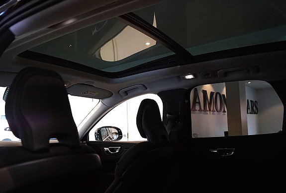 Volvo XC60 16 of 17