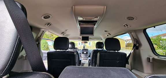 Lancia Voyager 7 of 9