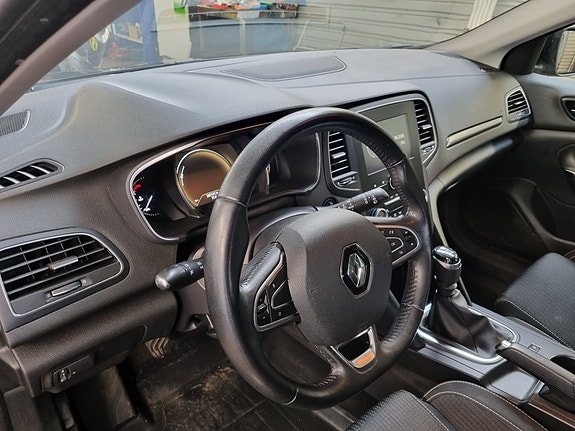 Renault Megane IV 7 of 10