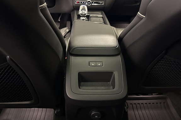 Volvo XC60 18 of 22
