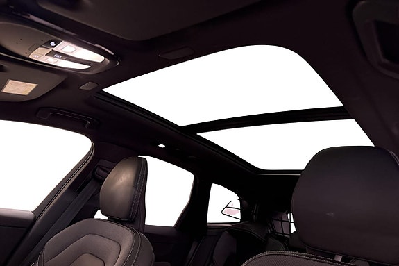 Volvo XC60 16 of 22