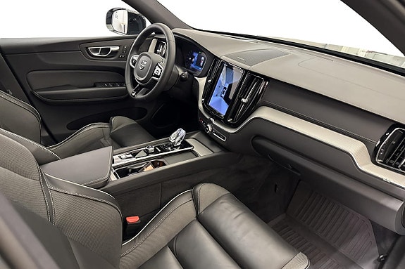 Volvo XC60 12 of 22