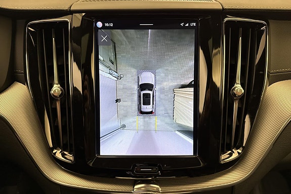 Volvo XC60 10 of 22