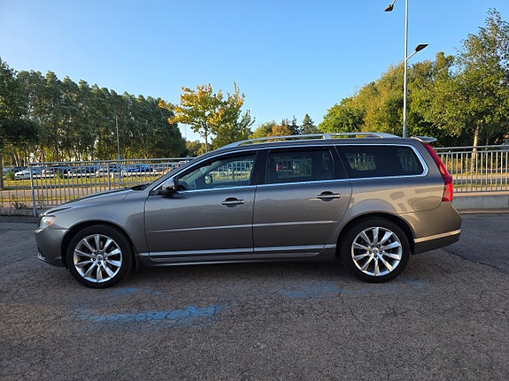 Volvo V70 6 of 8