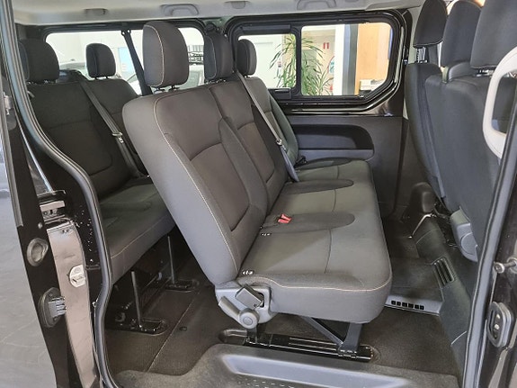 Renault Trafic 13 of 15
