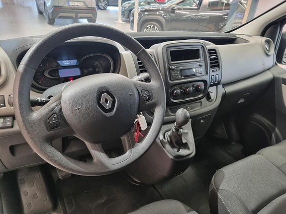 Renault Trafic 8 of 15