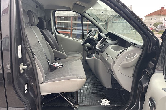 Opel Vivaro 9 of 10