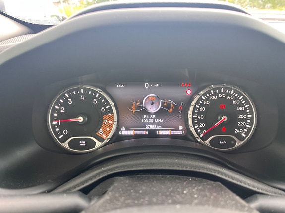 Jeep Renegade 3 of 8