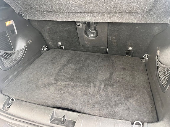 Jeep Renegade 8 of 8