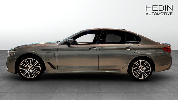 BMW 530e 6 of 8