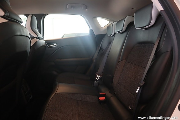 Renault Captur 5 of 15