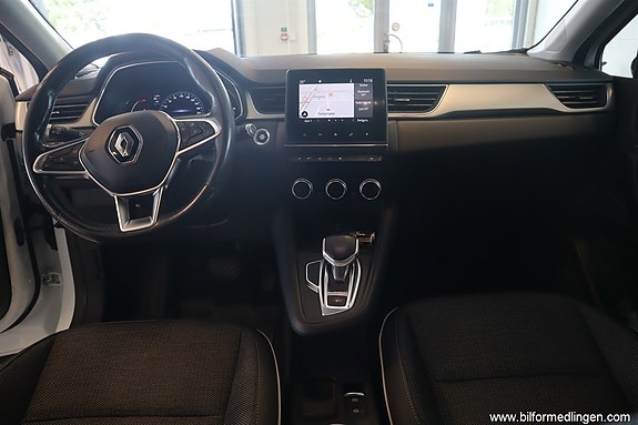 Renault Captur 3 of 15
