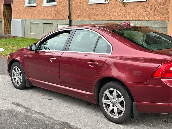 Volvo S80 3 of 9