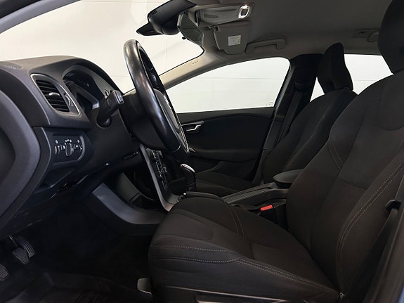 Volvo V40 14 of 19