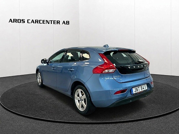 Volvo V40 3 of 19