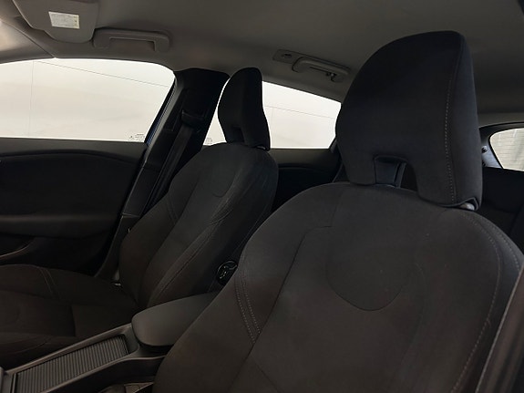 Volvo V40 15 of 19