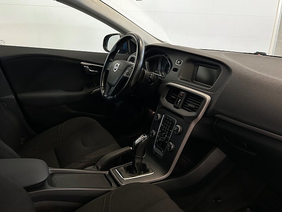 Volvo V40 4 of 19