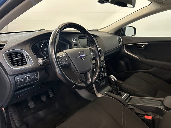 Volvo V40 13 of 19