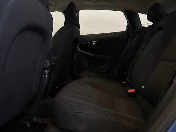 Volvo V40 16 of 19