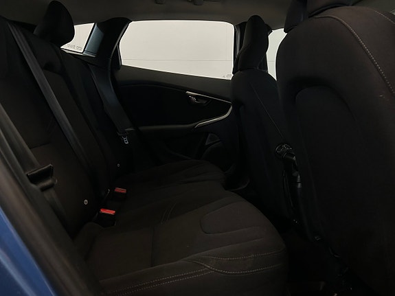 Volvo V40 7 of 19