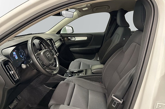 Volvo XC40 5 of 5