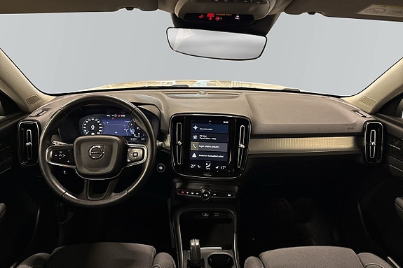 Volvo XC40 4 of 5