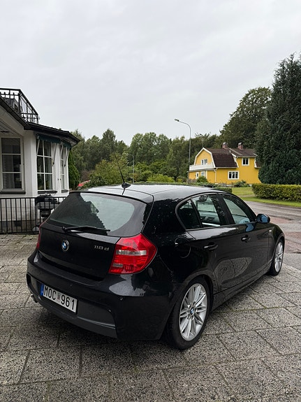 BMW 118d 4 of 7