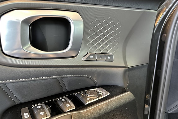 Kia Sorento 15 of 23