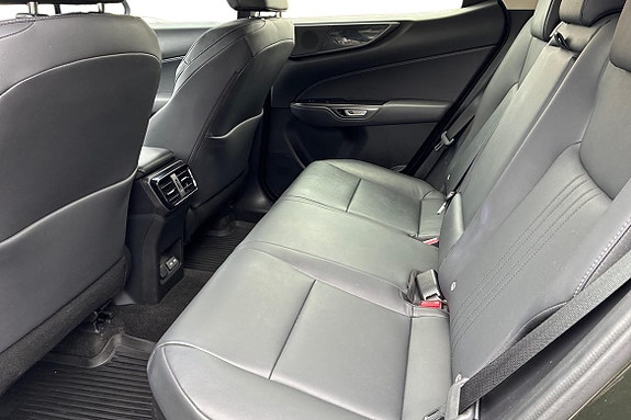 Lexus NX350h 14 of 25