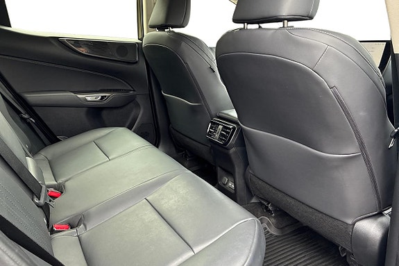 Lexus NX350h 13 of 25