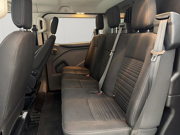 Ford Transit Custom 28 of 30