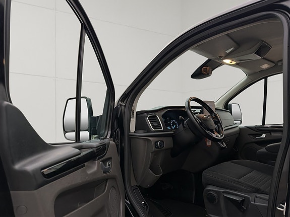 Ford Transit Custom 14 of 30
