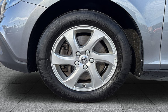 Volvo V40 Cross Country 8 of 17