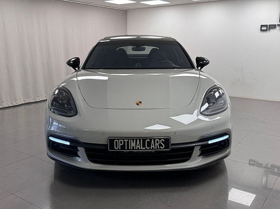 Porsche Panamera 4 3 of 19