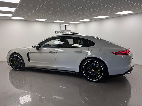 Porsche Panamera 4 16 of 19