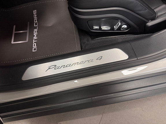 Porsche Panamera 4 9 of 19