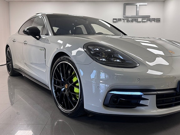 Porsche Panamera 4 2 of 19