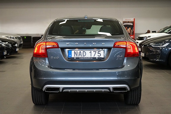 Volvo S60 Cross Country 5 of 24