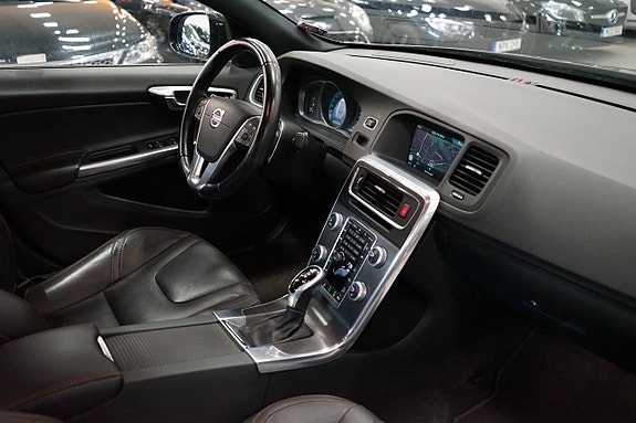 Volvo S60 Cross Country 12 of 24