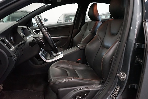 Volvo S60 Cross Country 10 of 24