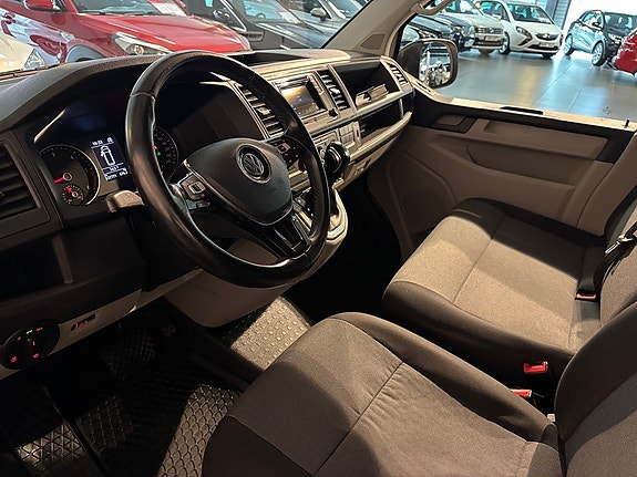 Volkswagen Transporter 6 of 10