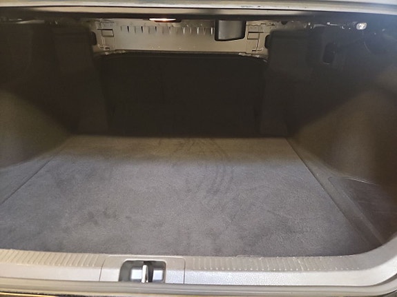 Toyota Camry 12 of 16