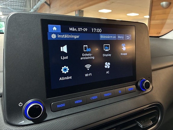 Hyundai Kona 18 of 24