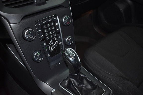 Volvo V40 Cross Country 4 of 8
