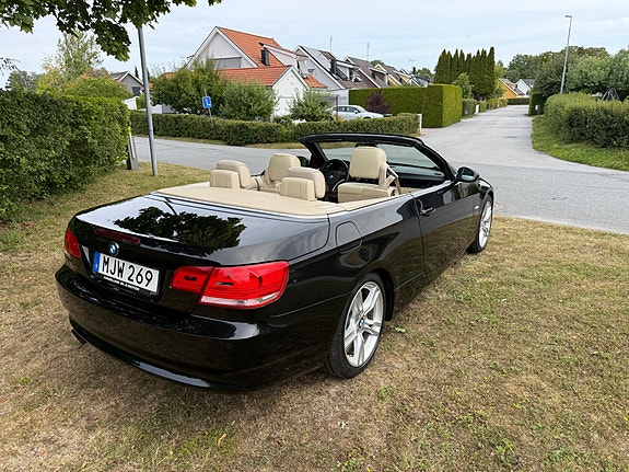 BMW 325i 5 of 7